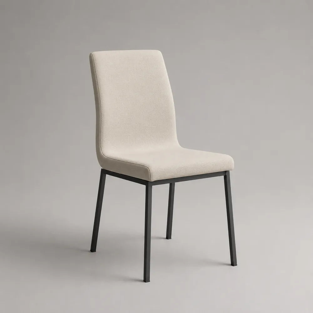 Sedia da pranzo imbottita in tessuto beige con gambe in acciaio nero 50x60x85 cm